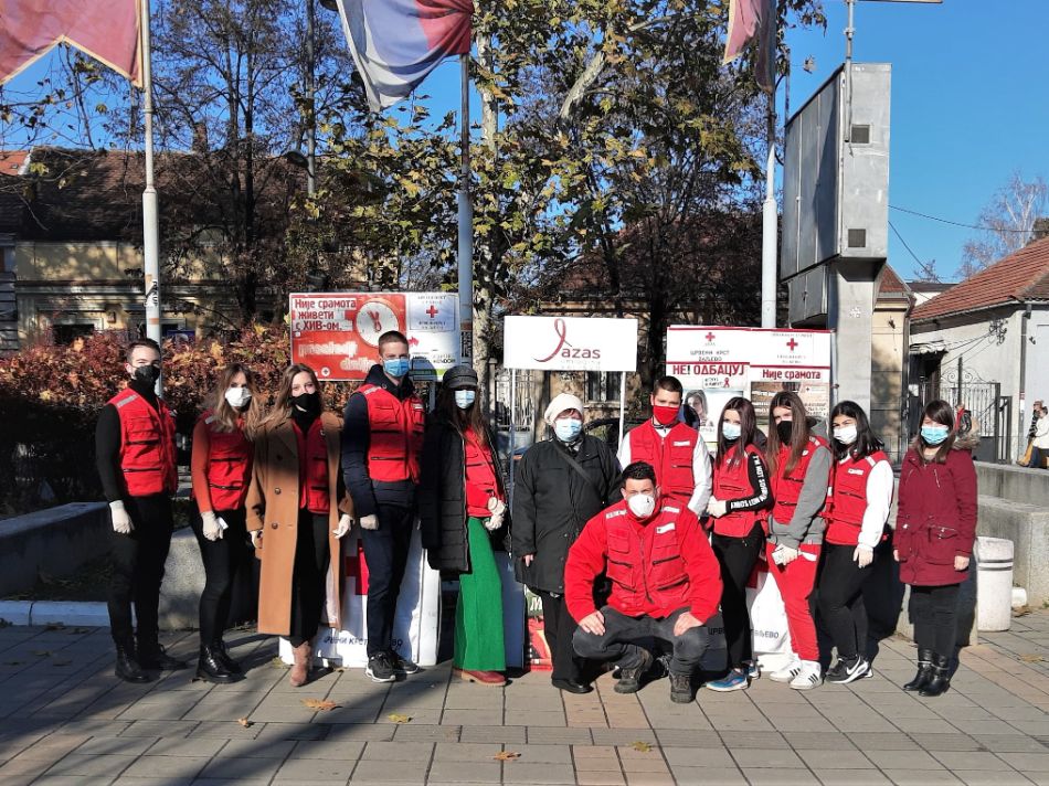 01.12.2020. – SVETSKI DAN BORBE PROTIV SIDE - Crveni krst Valjevo je, u utorak 1. decembra na Gradskom trgu, obeležio svetski dan borbe protiv side.
