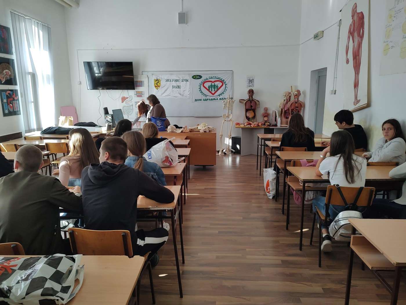 10.11.2022. – PREVENCIJA ALKOHOLIZMA MLADIH –predavanja učenicima prve godine u Medicinskoj školi Valjevo