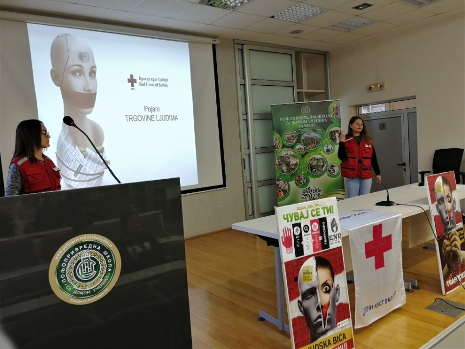 10.12.2019. – PREVENCIJA TRGOVINE LJUDIMA – predavanje vršnjačkih edukatora Crvenog krsta Valjevo za učenike 1. godine Poljoprivredne škole Valjevo