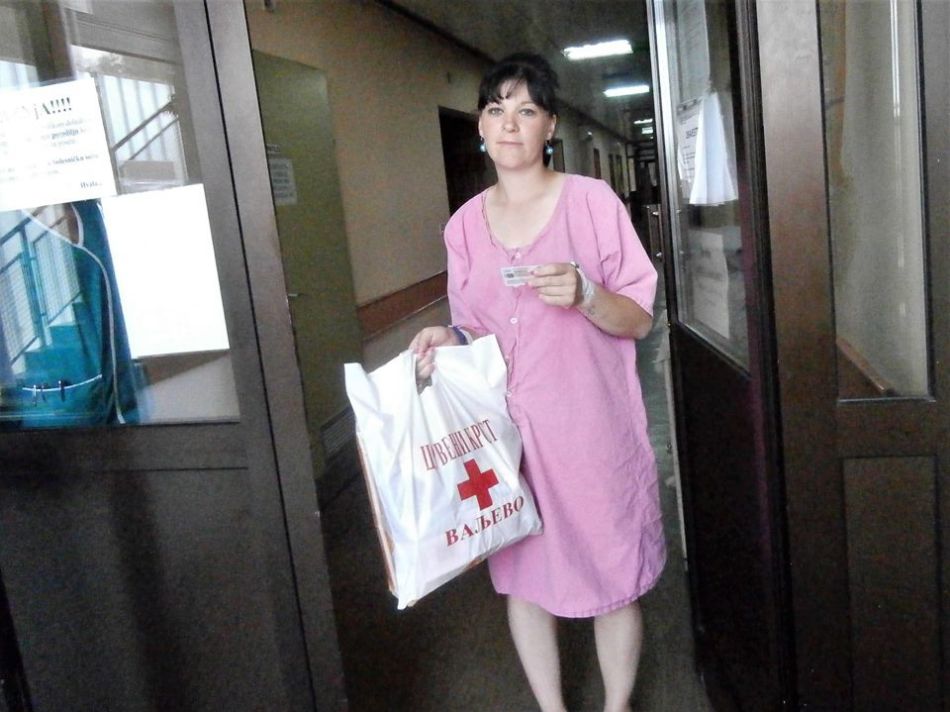 11.05.2018. – Nedelja Crvenog krsta – „Paket za novorođenu bebu“ pri otpustu iz porodilišta Valjevske bolnice.