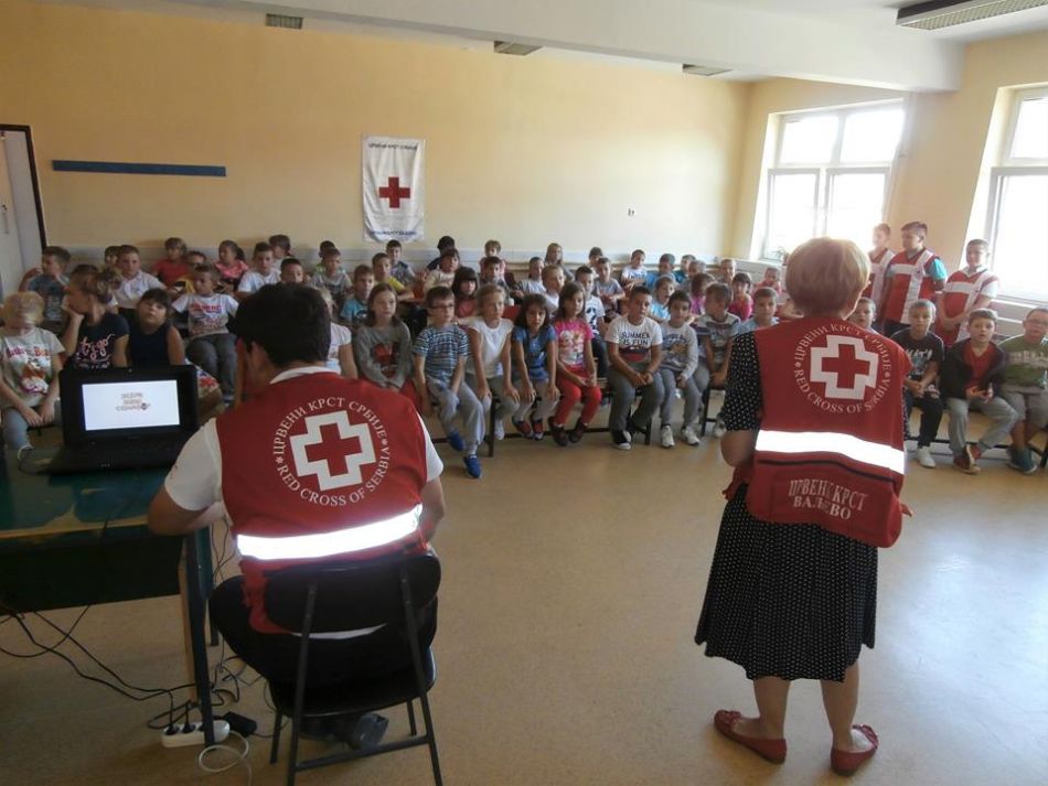 11.09.2017. – Do svakog prvaka u svim školama - Bezbednost dece u saobraćaju – nastavljene aktivnosti u gradskoj OŠ „Vladika Nikolaj Velimirović“ u Valjevu.