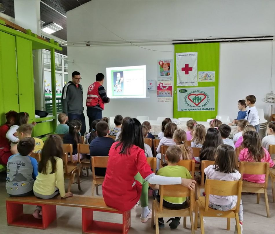 14.05.2019. – U nedelji Crvenog krsta i Nedelji zdravlja usta i zuba – Crveni krst Valjevo realizovao je predavanje i radionicu u vrtiću Kolibri za predškolce