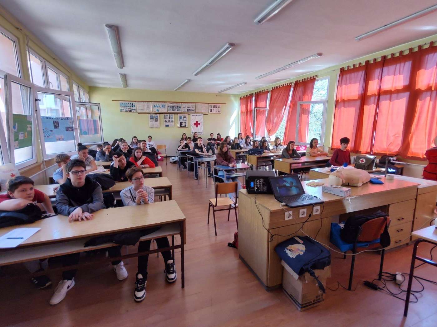 15.04.2022. – PRVA POMOĆ - Informativne radionice za učenike 7.(sedmog) i 8. (osmog) razreda OŠ u „Prvoj osnovnoj školi“