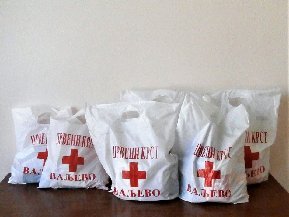 17.05.2018. – Pripremljena i uručena pomoć Crvenog krsta Valjevo za socijalno ugroženu porodicu sa školskom decom u Valjevskoj Kamenici.