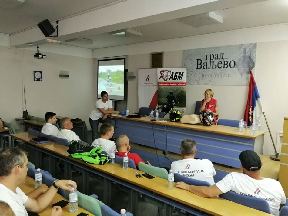 22.06.2018. – Prva pomoć za motocikliste – Teoretski i praktični deo treninga bezbedne vožnje za motorcikliste u organizaciji Agencije za bezbednost u saobraćaju u Valjevu