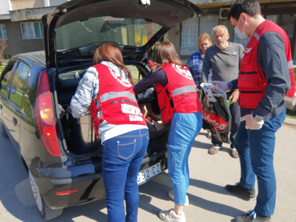 23.03.2020. - Iz dana u dan - kuvani obrok do svakog korisnika starijeg od 65 godina - obrok na kućnom pragu.