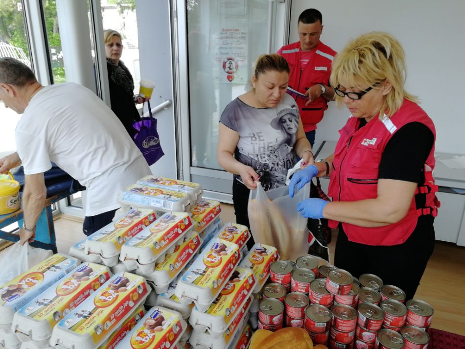 25.04.2019. – Radost davanja u susret Uskršnjim praznicima korisnicima narodne kuhinje od Crvenog krsta Valjevo