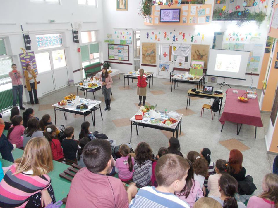 27.10.2016. – Crveni krst Valjevo - Predavanje i kreativna radionica u seoskoj OŠ „Stevan Filipović“ u Divcima uz OKTOBAR - MESEC PRAVILNE ISHRANE