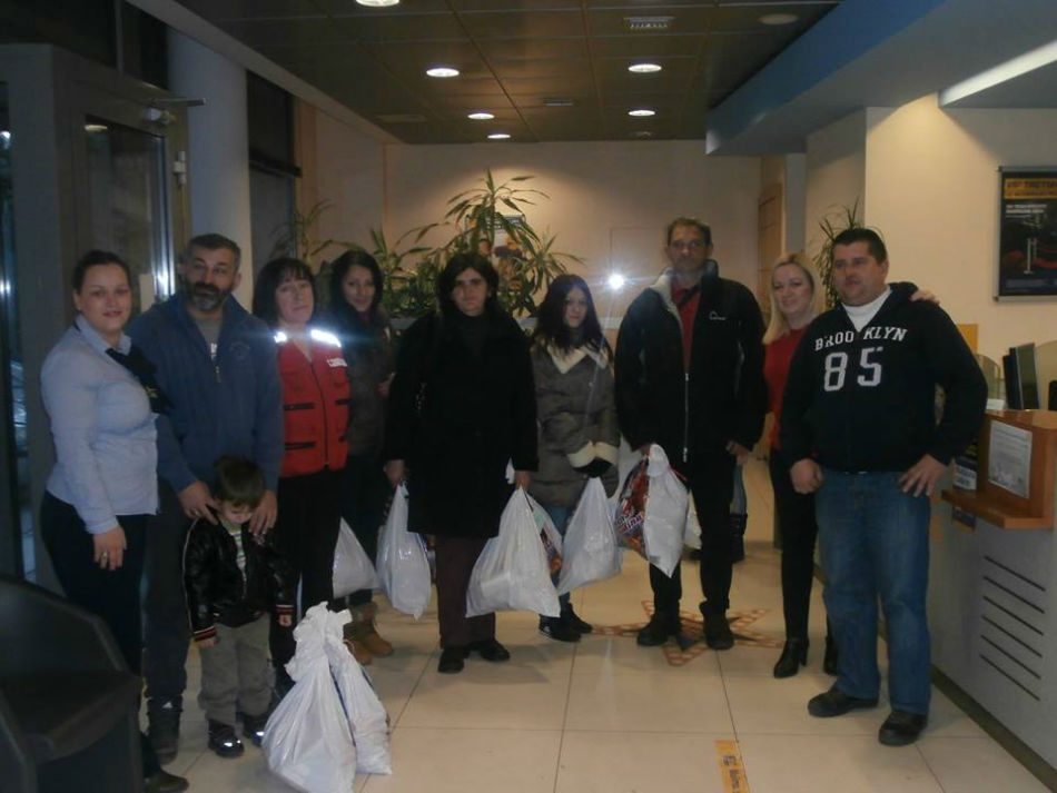 27.12.2016. - “Novogodišnji dar od srca” zaposlenih u Piraeus banci – za decu iz socijalno ugroženih porodica i mladim invalidnim licima