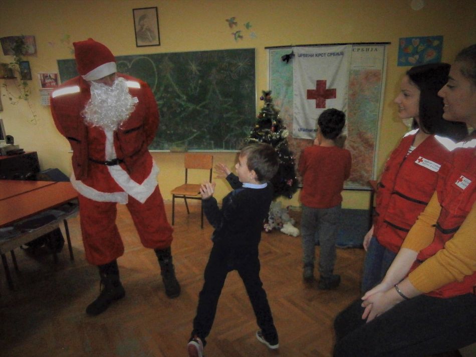 27.12.2018. – „Jedan paketić puno ljubavi“ – tradicionalna akcija Crvenog krsta Valjevo u OŠ „Nada Purić“ Valjevo.