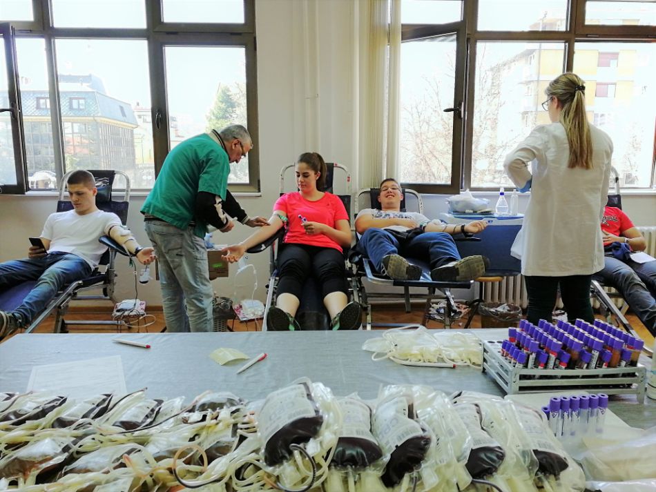 28.03.2019. – Prolećne akcije DDK u srednjim školama – u Valjevskoj Gimnaziji i Ekonomskoj školi odazvalo se 85 učenika – prikupljeno 73 jedinica krvi