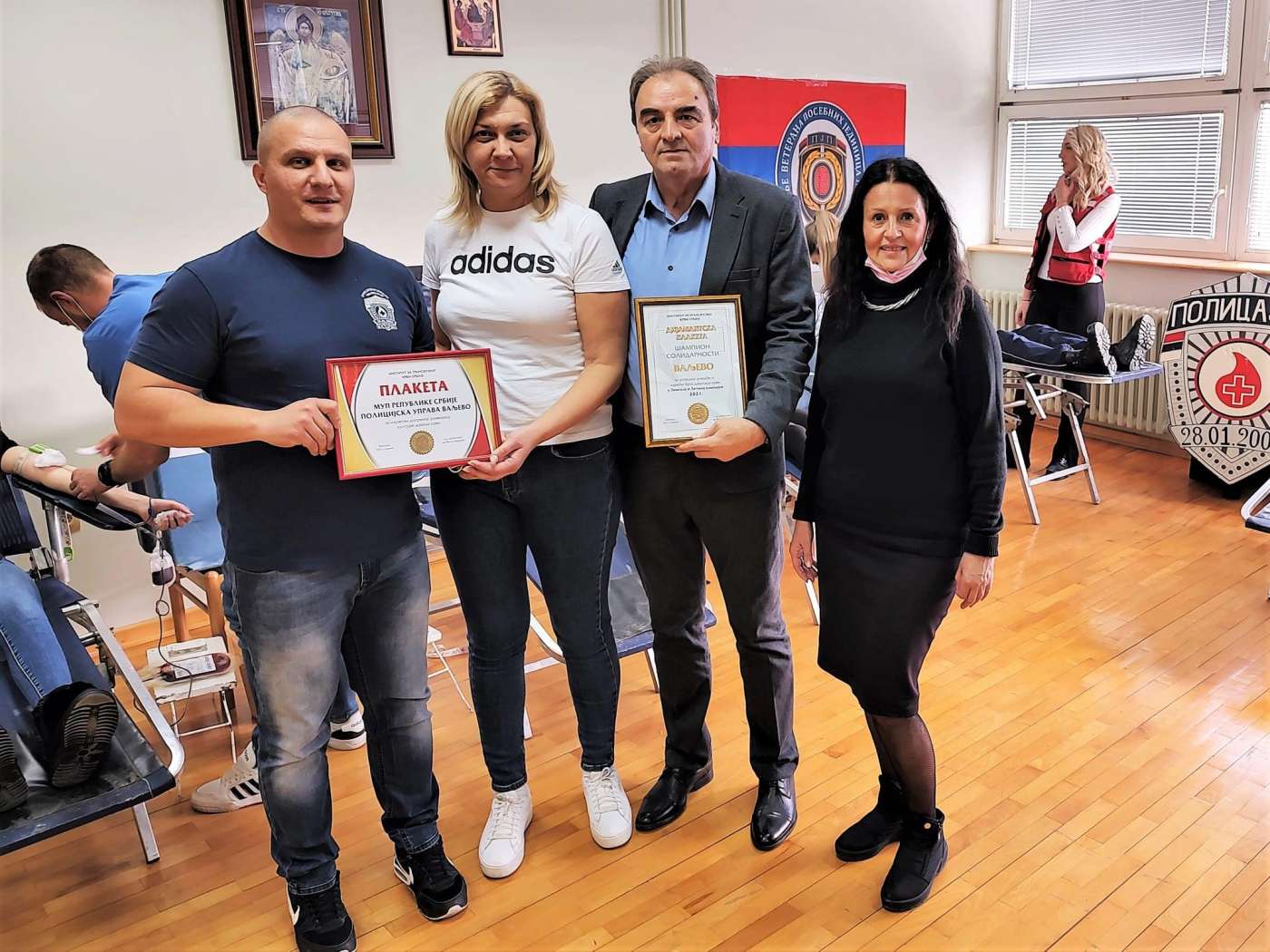 29.01.2022. – Izuzetno priznanje, DIJAMANTSKA PLAKETA „ŠAMPION SOLIDARNOSTI“ Instituta za transfuziju krvi Srbije, uručena Crvenom krstu Valjevo za postignute rezultate u 2021.godini