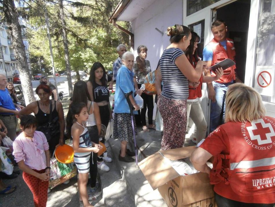 30.08.2017. – Za korisnike narodne kuhinje – podeljeni setovi školskog pribora i artikala za ličnu higijenu.
