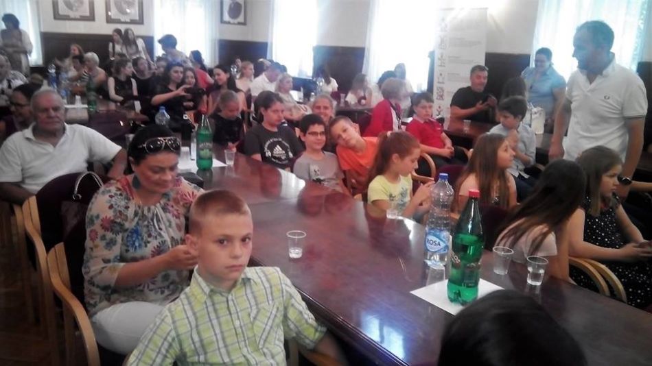 31.05.2018. – Dodeljena nagrada za osvojeno 2.mesto u kategoriji literarnih radova „Krv život znači za našeg Lazara Grujičića, učenika 4/2 razreda iz OŠ „Nada Purić“ iz Valjeva