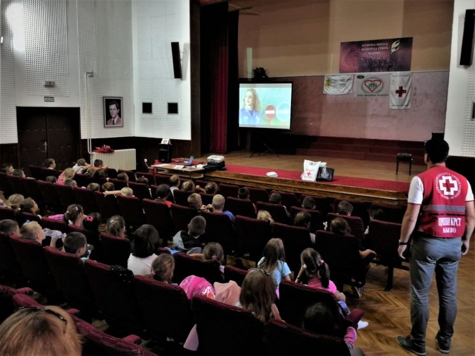 BEZBEDNOST DECE U SAOBRAĆAJU – prva predavanja i radionice za prvake u - 