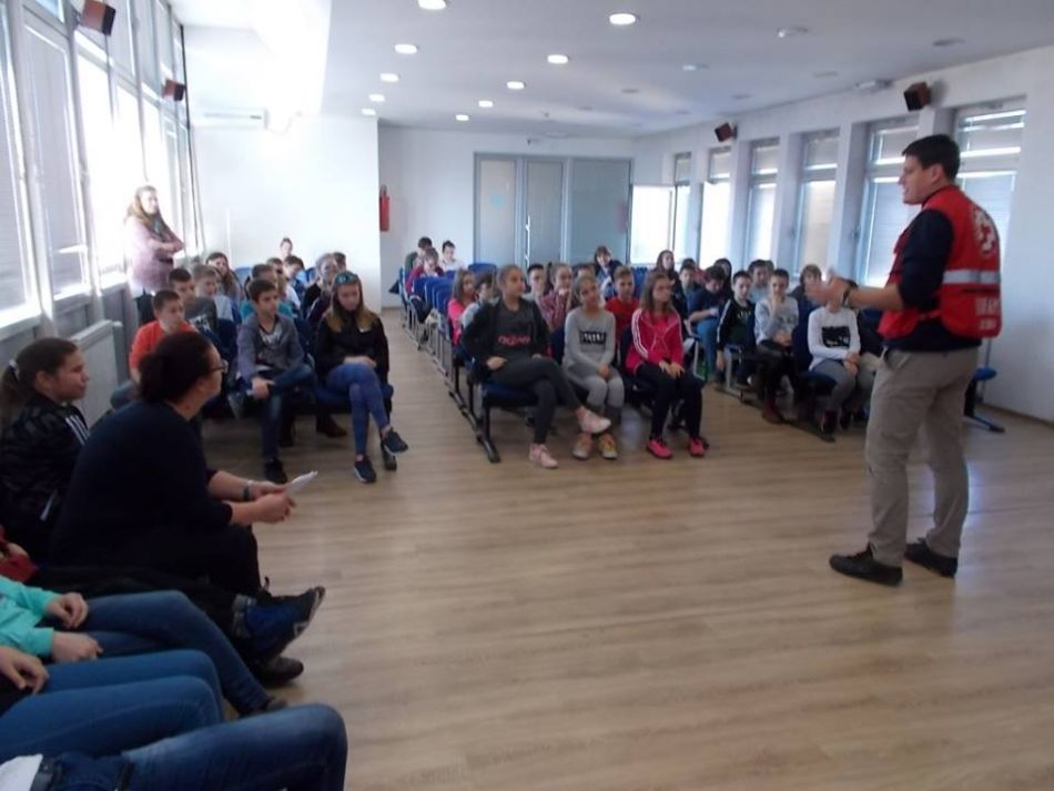 BOLESTI ZAVISNOSTI: “Prevencija rizičnih oblika ponašanja – izbor zdravih stilova života” - Završeno 7 seminara za učenike 5. i 6. razreda osnovnih škola - učestvovalo 277 polaznika.