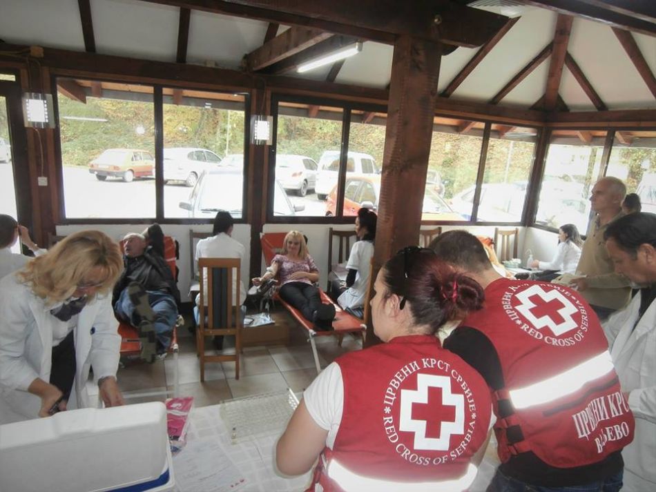 Kafana u službi humanosti i dobrote – U restoranu SUR „Kod Laze“ – Platani prikupljeno 106 jedinica krvi.