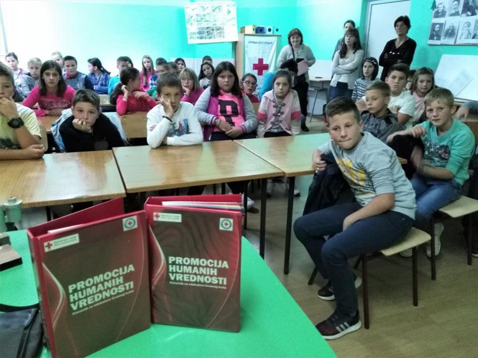 PHV - Program promocije humanih vrednosti - DEČJA NEDELjA –Crveni krst Valjevo u matičnoj seoskoj OŠ „Miloš Marković“ u Donjim Leskovicama – za učenike 4. i 6. razreda ove škole.